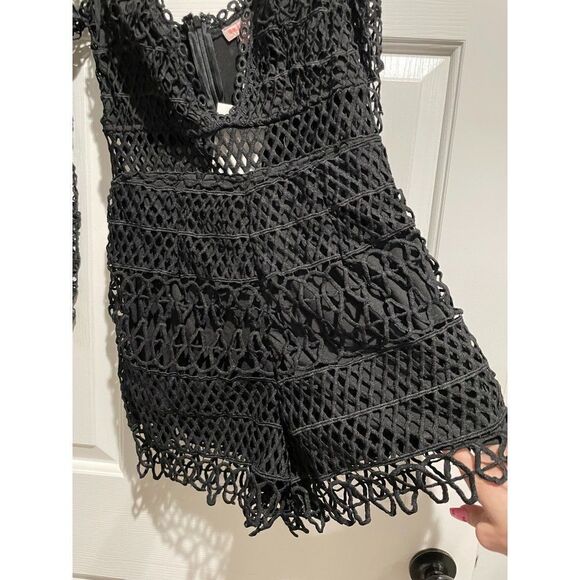 NWT Solaris Bell Sleeve Lace Boho Romper Size Small - Picture 10 of 11